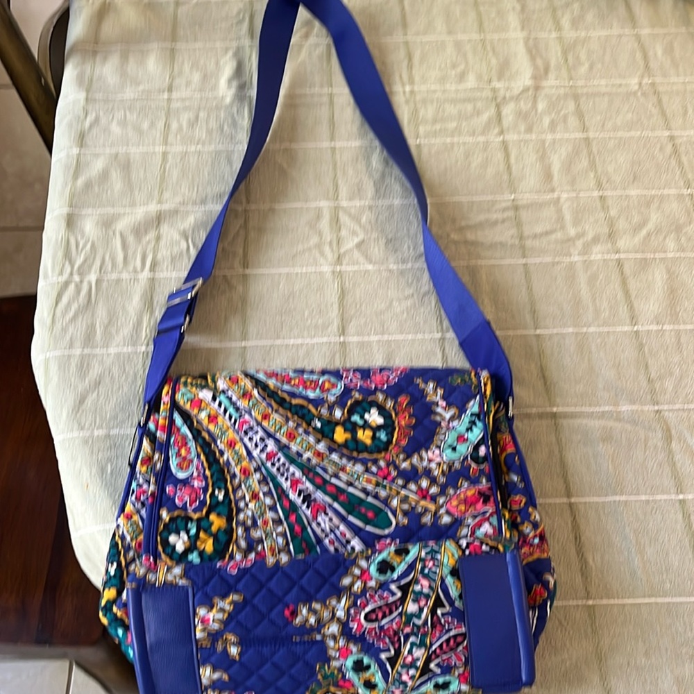 Blue/purple paisley messenger bag Vera Bradley like new